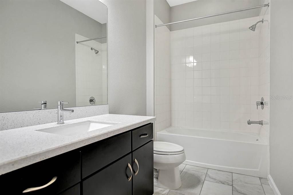 En Renta: $2,700 (3 camas, 2 baños, 2017 Pies cuadrados)