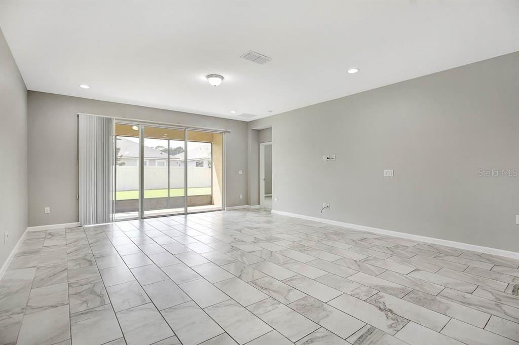 En Renta: $2,700 (3 camas, 2 baños, 2017 Pies cuadrados)