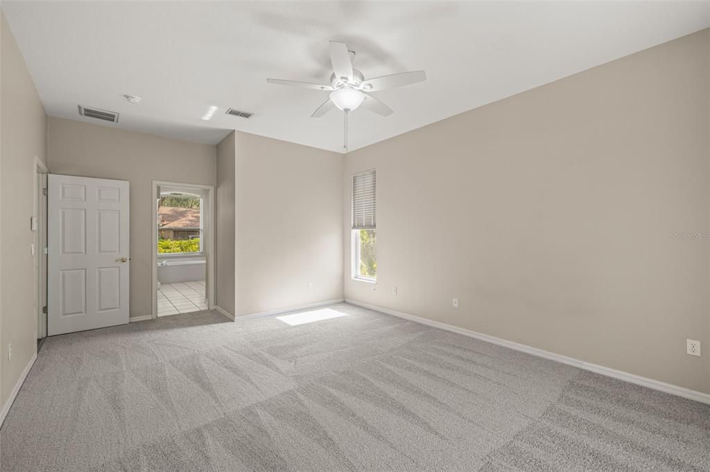 En Venta: $459,000 (4 camas, 2 baños, 2220 Pies cuadrados)