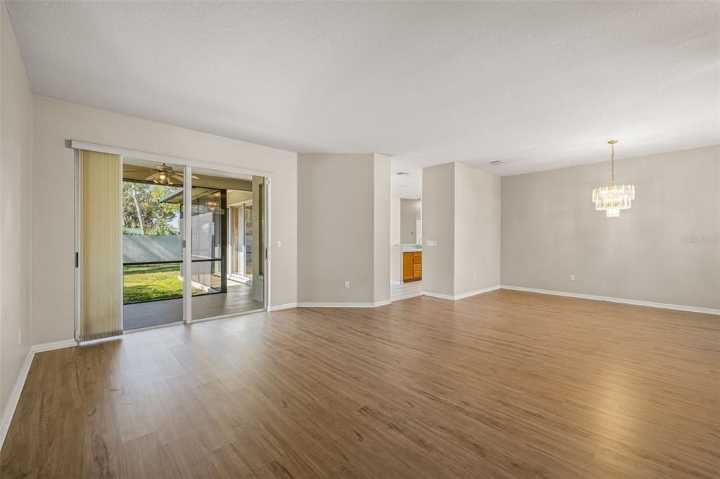 En Venta: $459,000 (4 camas, 2 baños, 2220 Pies cuadrados)