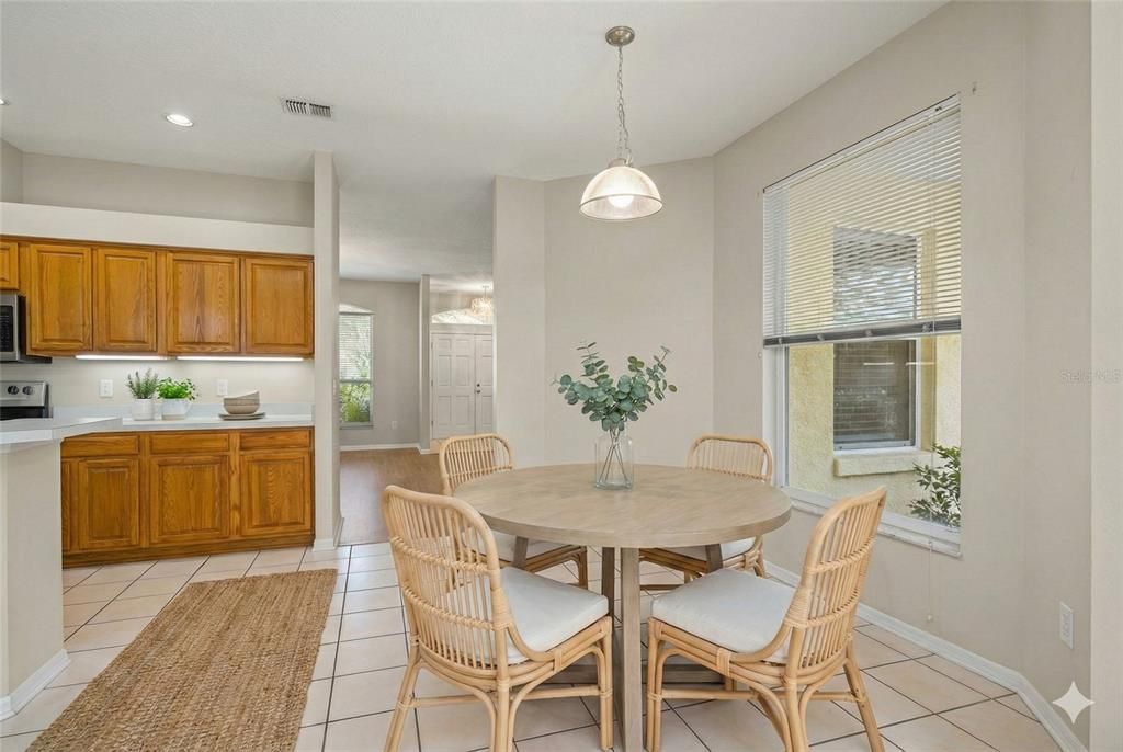 En Venta: $459,000 (4 camas, 2 baños, 2220 Pies cuadrados)