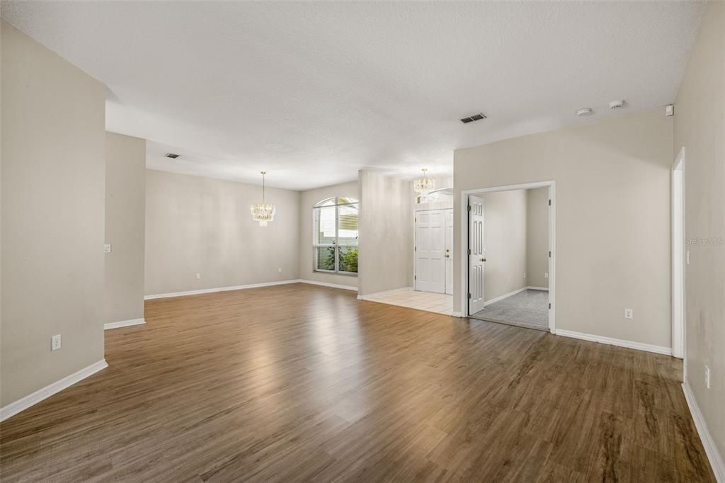 En Venta: $459,000 (4 camas, 2 baños, 2220 Pies cuadrados)