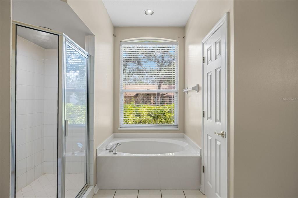 En Venta: $459,000 (4 camas, 2 baños, 2220 Pies cuadrados)