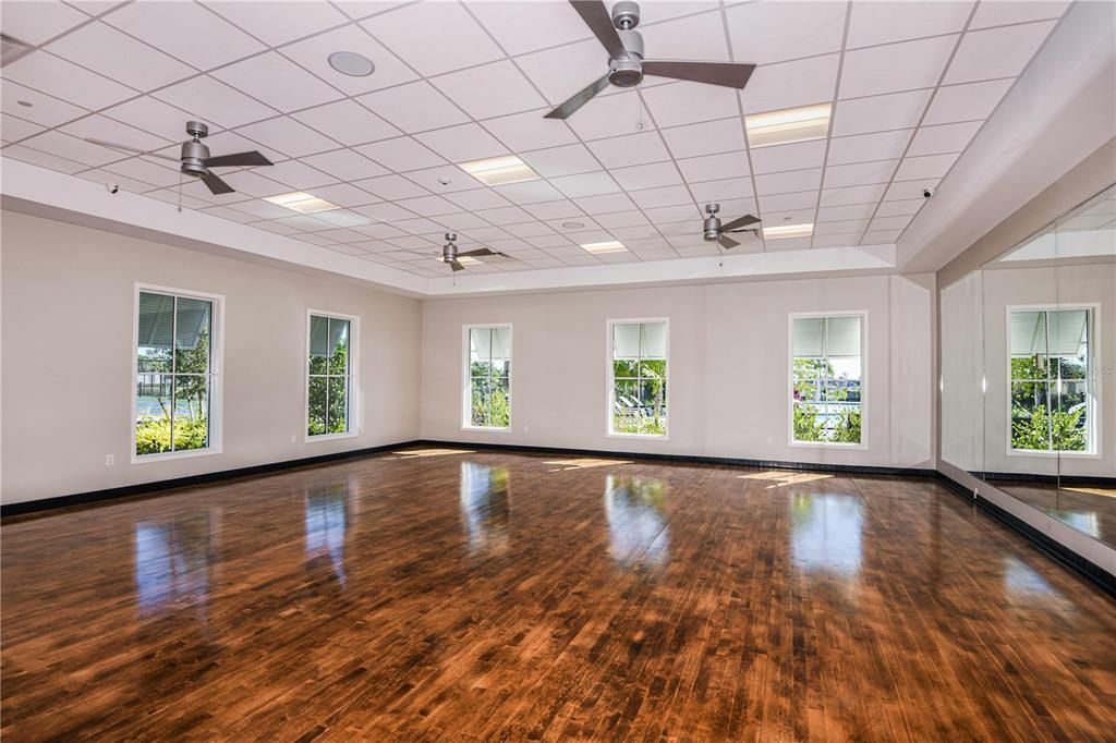 Active With Contract: $260,900 (2 beds, 2 baths, 1515 Square Feet)