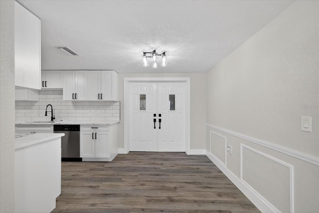 待售: $349,900 (5 贝兹, 3 浴室, 1780 平方英尺)