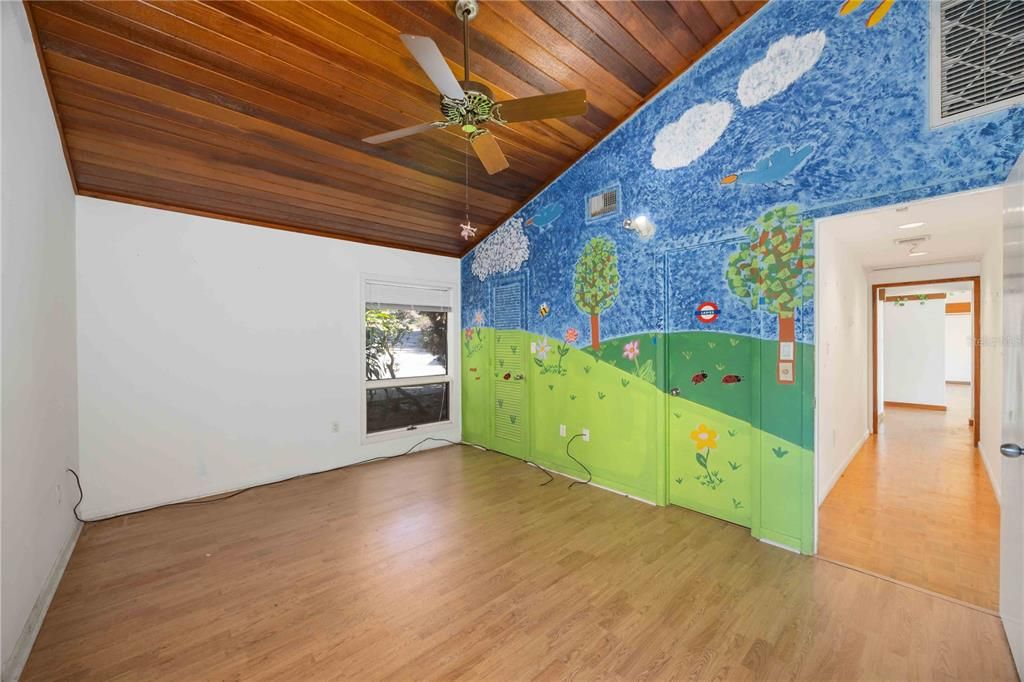 Active With Contract: $374,900 (3 beds, 3 baths, 1520 Square Feet)