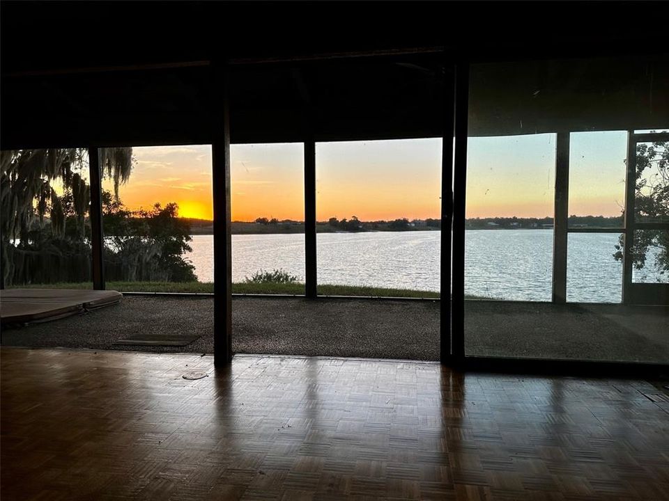 Active With Contract: $374,900 (3 beds, 3 baths, 1520 Square Feet)