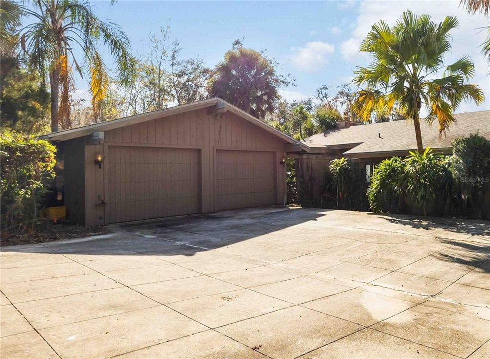 Active With Contract: $374,900 (3 beds, 3 baths, 1520 Square Feet)