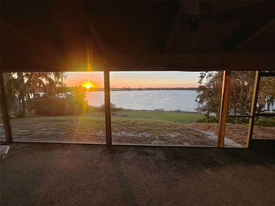 Active With Contract: $374,900 (3 beds, 3 baths, 1520 Square Feet)