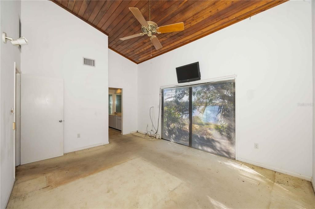 Active With Contract: $374,900 (3 beds, 3 baths, 1520 Square Feet)