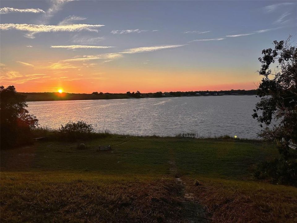 Active With Contract: $374,900 (3 beds, 3 baths, 1520 Square Feet)