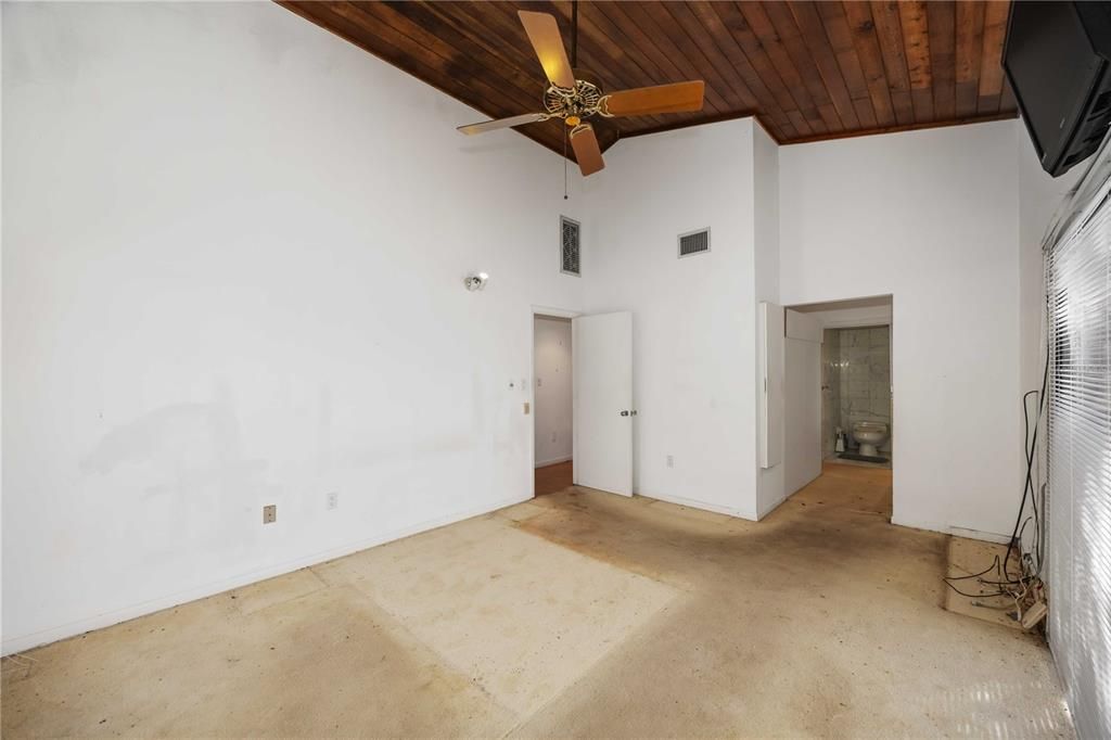 Active With Contract: $374,900 (3 beds, 3 baths, 1520 Square Feet)