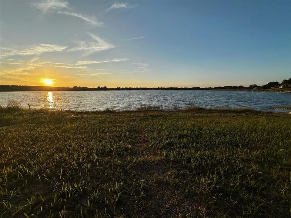 Active With Contract: $374,900 (3 beds, 3 baths, 1520 Square Feet)