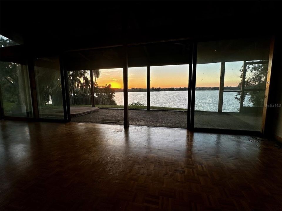 Active With Contract: $374,900 (3 beds, 3 baths, 1520 Square Feet)