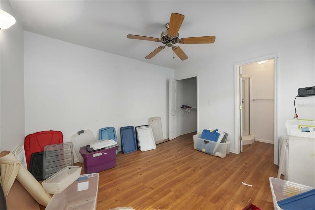 Active With Contract: $374,900 (3 beds, 3 baths, 1520 Square Feet)