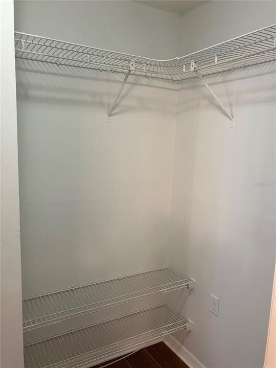 For Rent: $2,000 (2 beds, 1 baths, 1087 Square Feet)