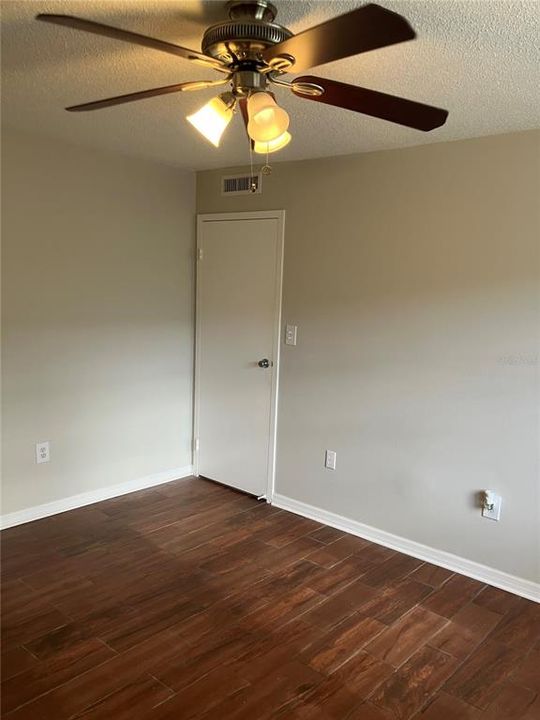 For Rent: $2,000 (2 beds, 1 baths, 1087 Square Feet)