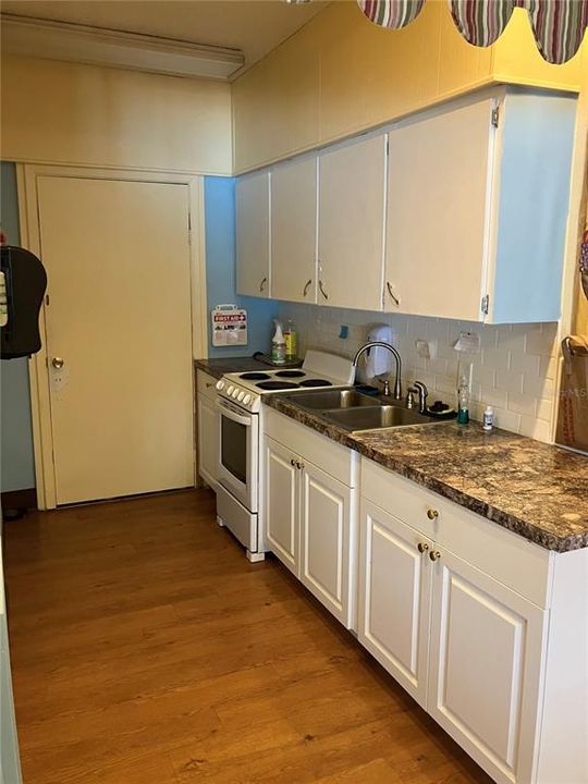 For Rent: $2,000 (2 beds, 1 baths, 1087 Square Feet)