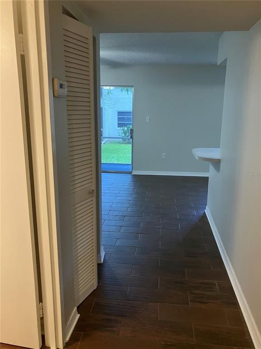 For Rent: $2,000 (2 beds, 1 baths, 1087 Square Feet)