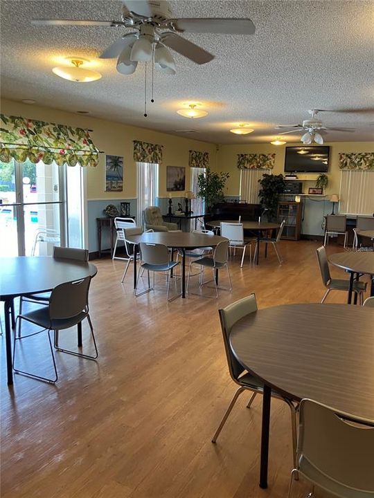 For Rent: $2,000 (2 beds, 1 baths, 1087 Square Feet)