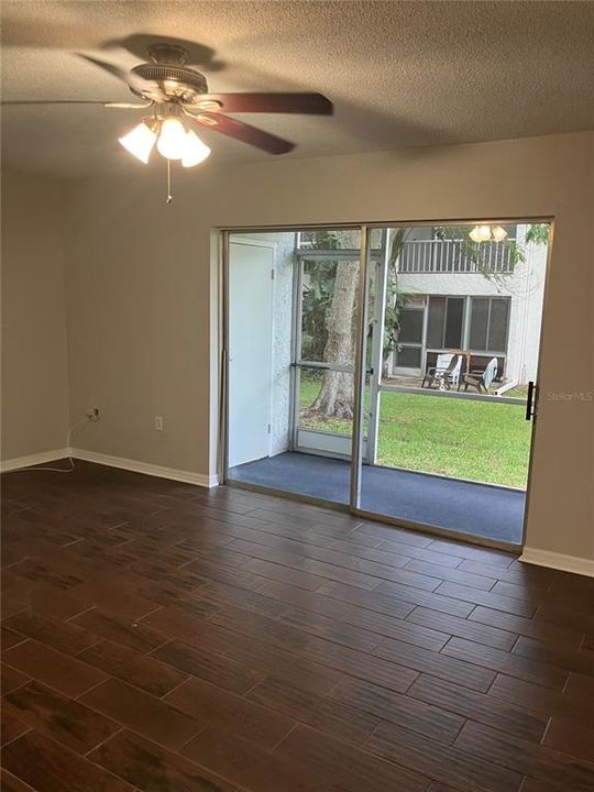 For Rent: $2,000 (2 beds, 1 baths, 1087 Square Feet)