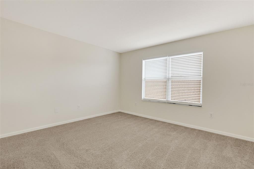 For Sale: $354,900 (5 beds, 2 baths, 2180 Square Feet)