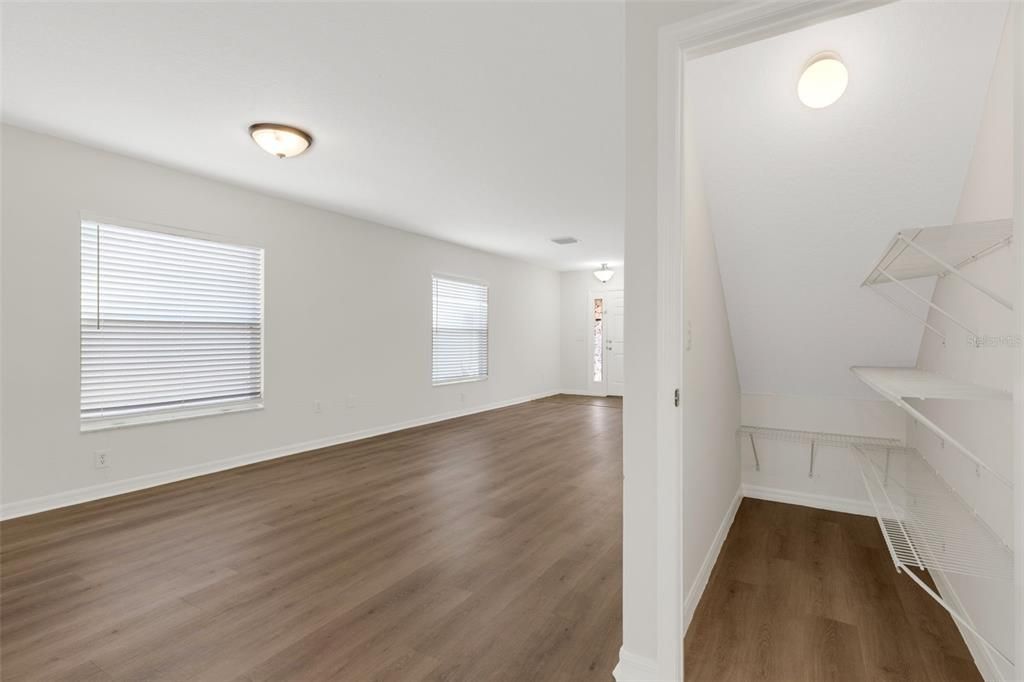 For Sale: $354,900 (5 beds, 2 baths, 2180 Square Feet)