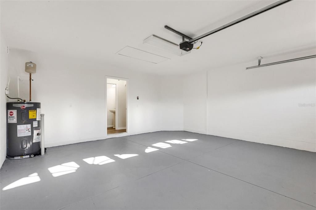 For Sale: $354,900 (5 beds, 2 baths, 2180 Square Feet)