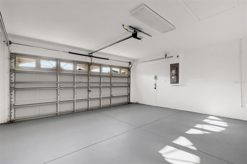 For Sale: $354,900 (5 beds, 2 baths, 2180 Square Feet)