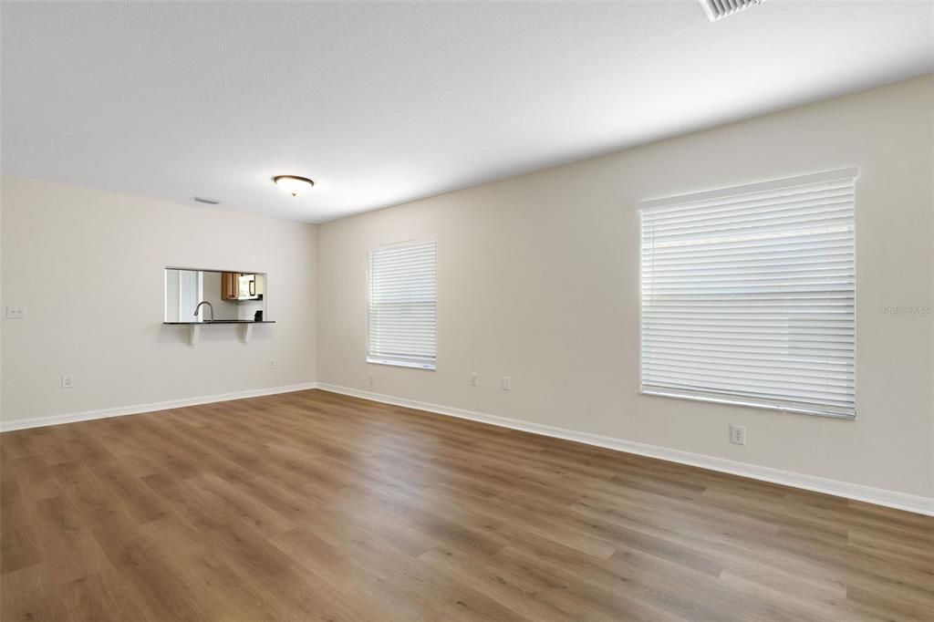 For Sale: $354,900 (5 beds, 2 baths, 2180 Square Feet)