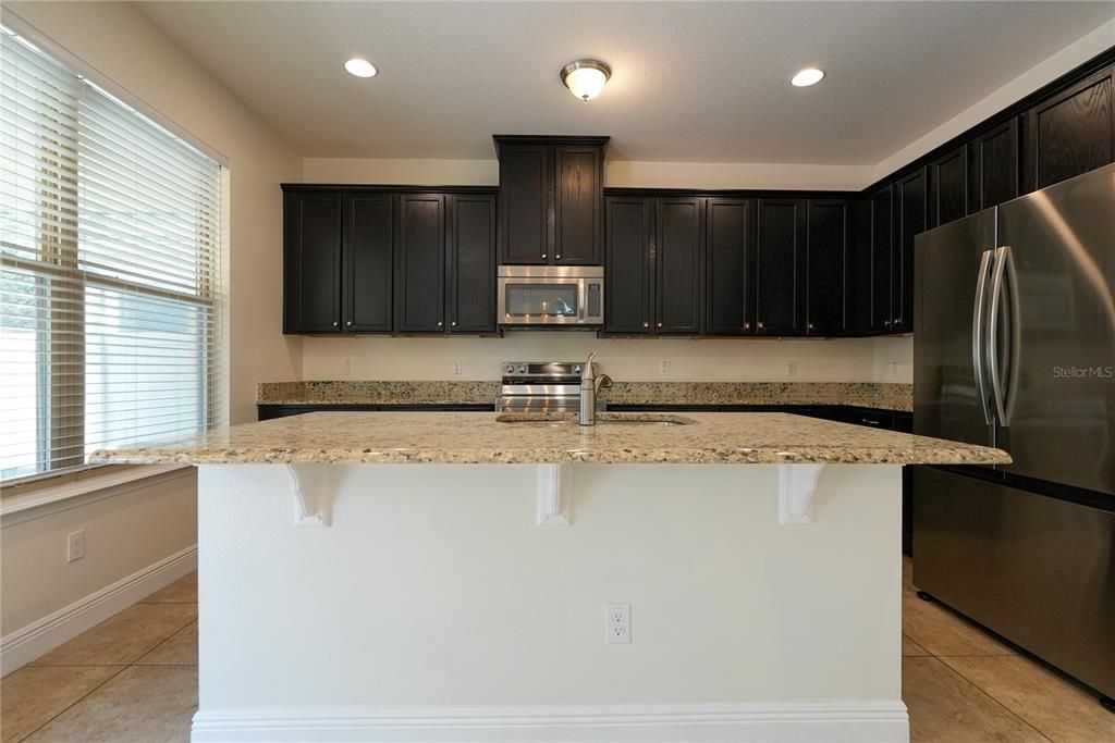 В аренду: $3,950 (5 спален, 4 ванн, 2800 Квадратных фут)