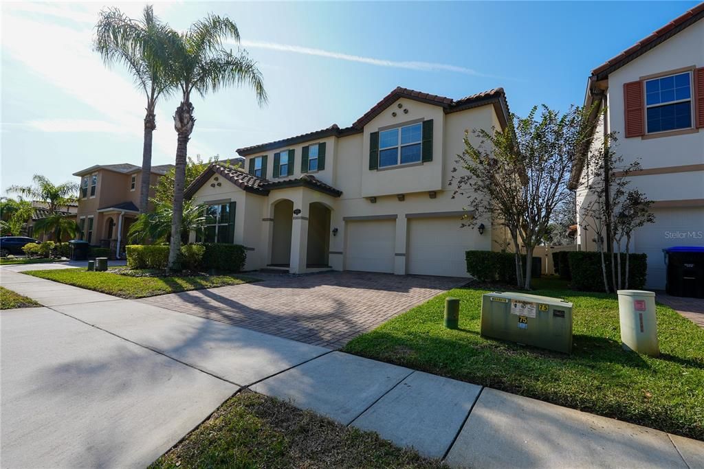 В аренду: $3,950 (5 спален, 4 ванн, 2800 Квадратных фут)