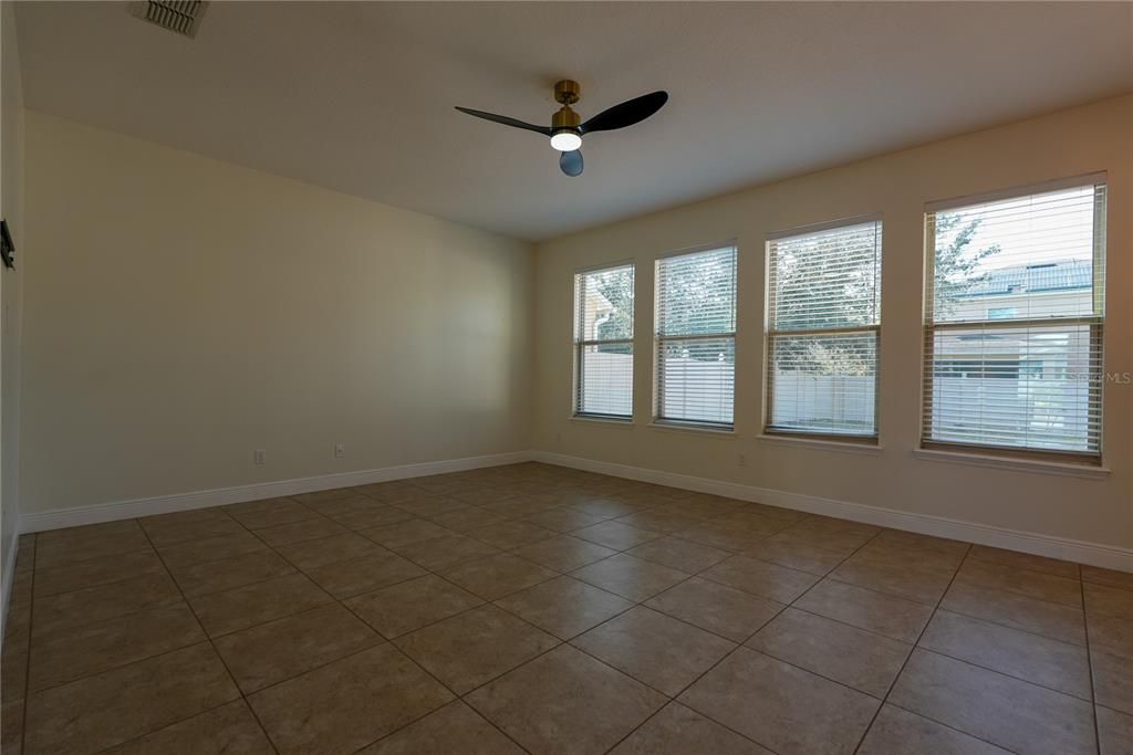 В аренду: $3,950 (5 спален, 4 ванн, 2800 Квадратных фут)