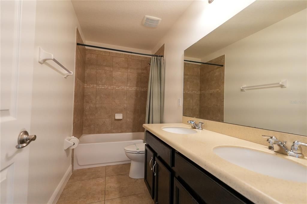 В аренду: $3,950 (5 спален, 4 ванн, 2800 Квадратных фут)