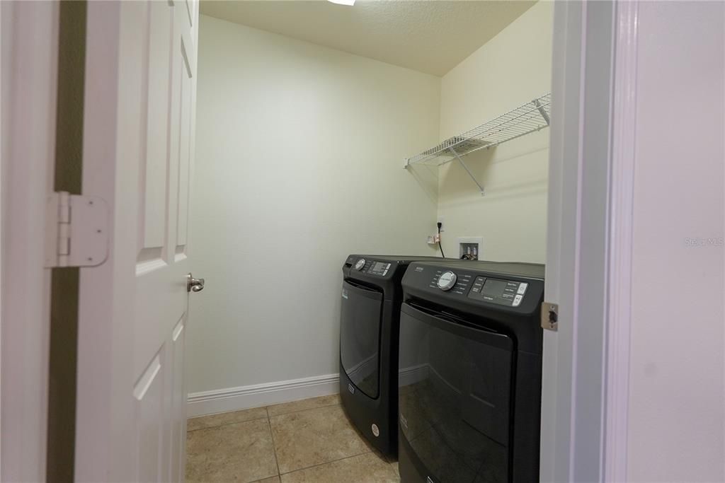 В аренду: $3,950 (5 спален, 4 ванн, 2800 Квадратных фут)