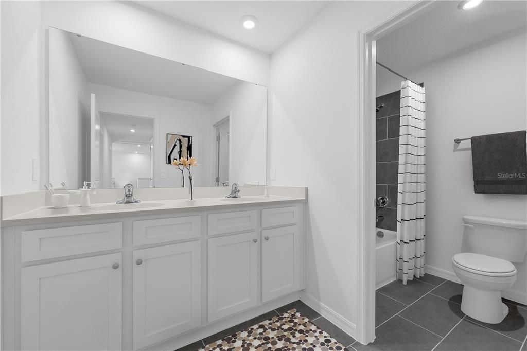 For Sale: $384,490 (5 beds, 3 baths, 2434 Square Feet)