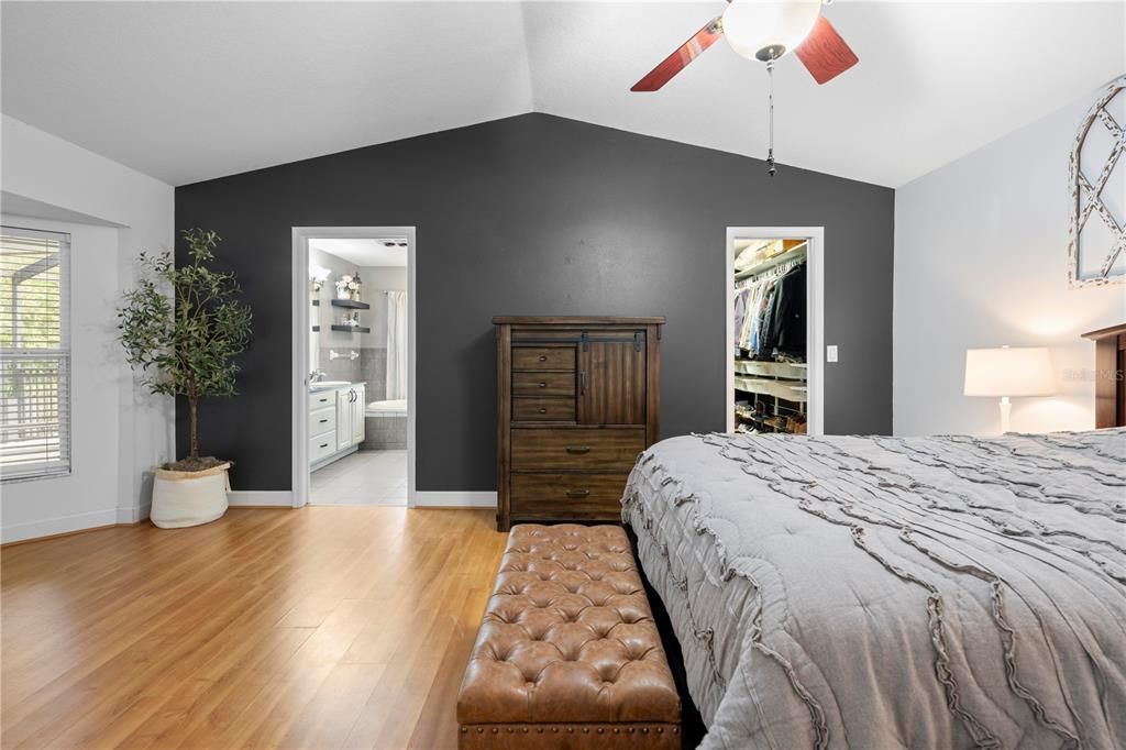 En Venta: $575,000 (4 camas, 2 baños, 2382 Pies cuadrados)