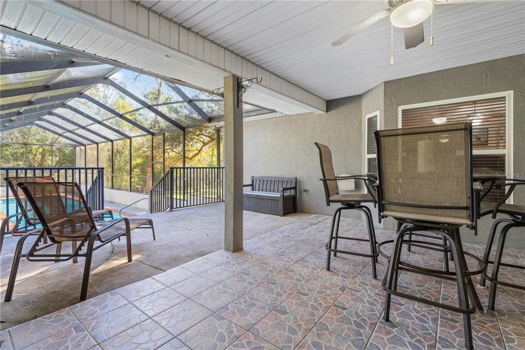 En Venta: $575,000 (4 camas, 2 baños, 2382 Pies cuadrados)