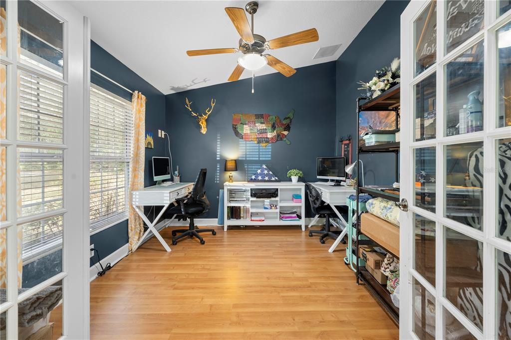 En Venta: $575,000 (4 camas, 2 baños, 2382 Pies cuadrados)