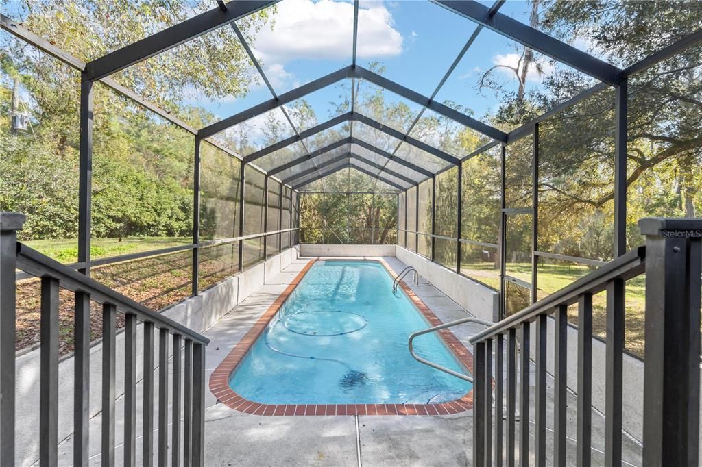 En Venta: $575,000 (4 camas, 2 baños, 2382 Pies cuadrados)