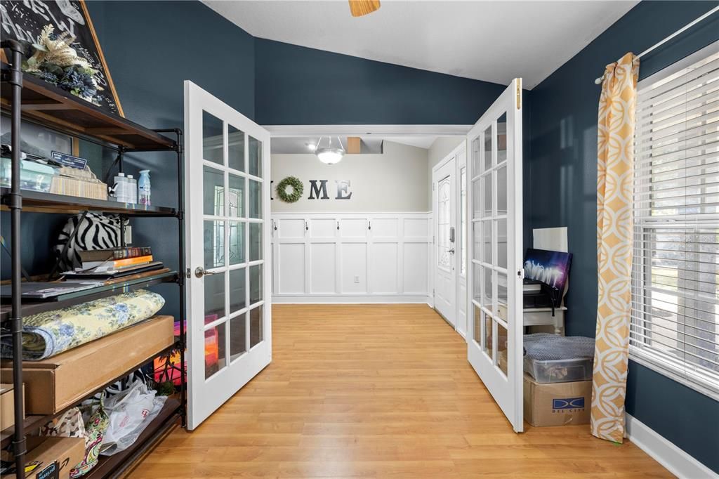 En Venta: $575,000 (4 camas, 2 baños, 2382 Pies cuadrados)