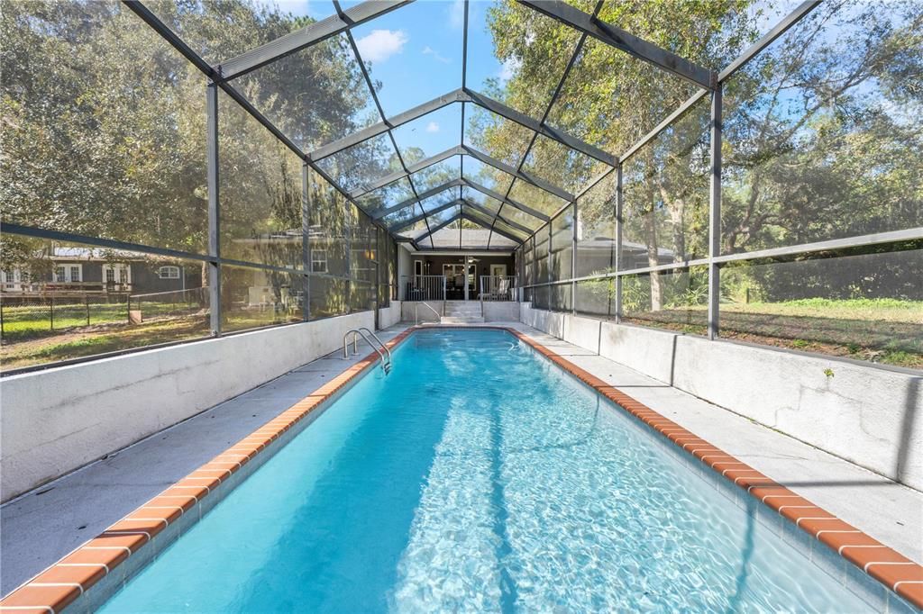 En Venta: $575,000 (4 camas, 2 baños, 2382 Pies cuadrados)