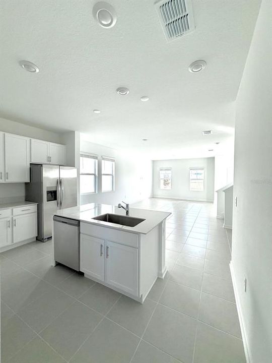 出租: $2,800 (4 贝兹, 3 浴室, 2023 平方英尺)