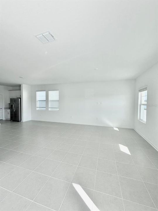 出租: $2,800 (4 贝兹, 3 浴室, 2023 平方英尺)