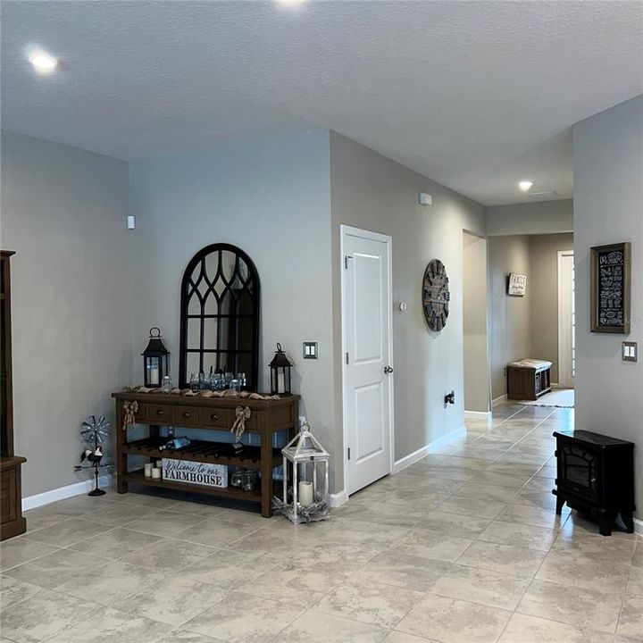 待售: $445,000 (3 贝兹, 2 浴室, 2017 平方英尺)