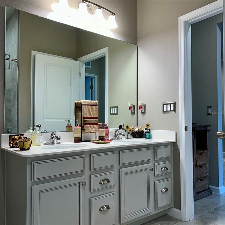 待售: $445,000 (3 贝兹, 2 浴室, 2017 平方英尺)