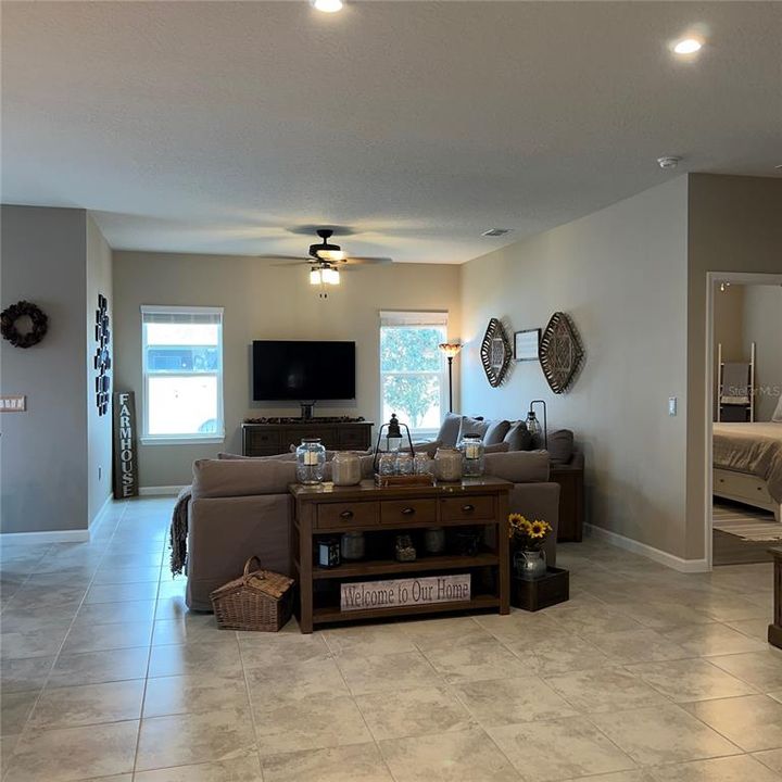 待售: $445,000 (3 贝兹, 2 浴室, 2017 平方英尺)