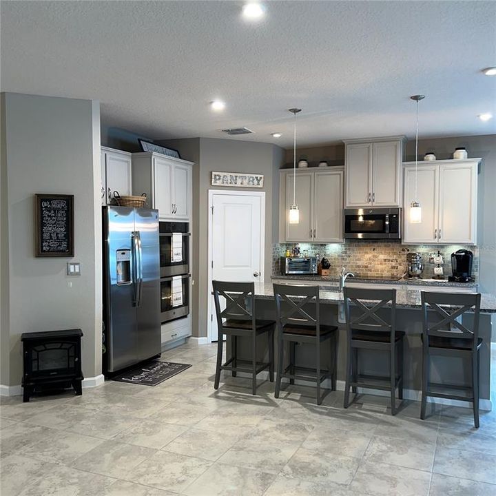 待售: $445,000 (3 贝兹, 2 浴室, 2017 平方英尺)