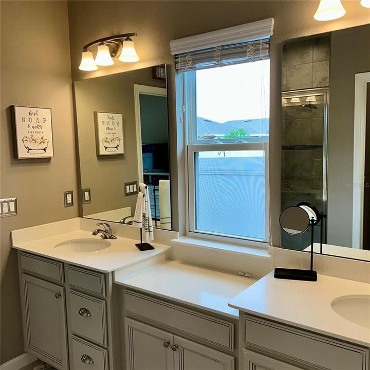 待售: $445,000 (3 贝兹, 2 浴室, 2017 平方英尺)