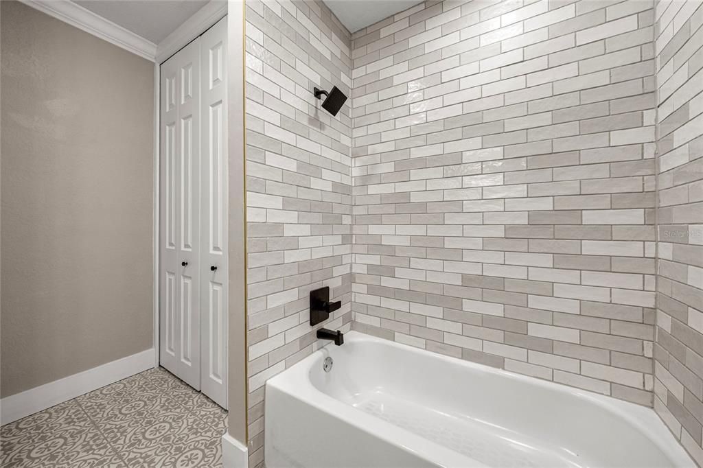 待售: $715,000 (4 贝兹, 2 浴室, 2763 平方英尺)